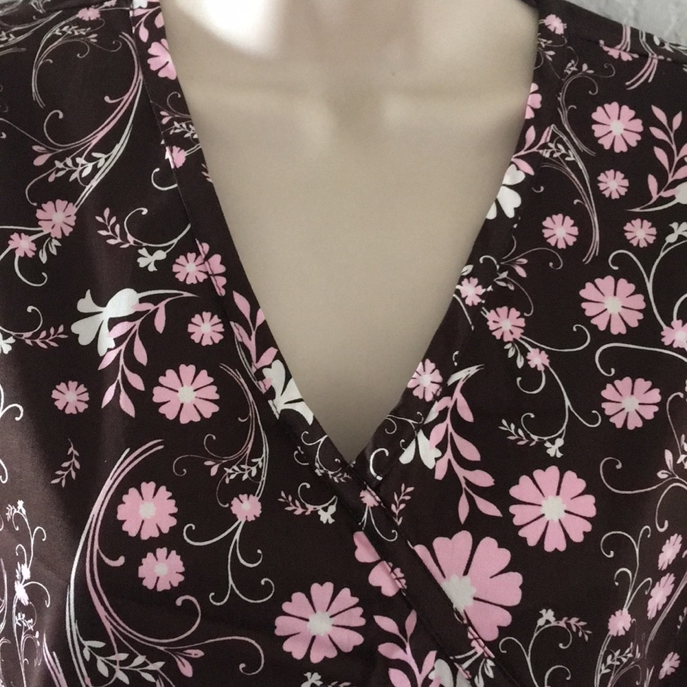 Medical Uniform Scrub Set - Picture 6 of 8
